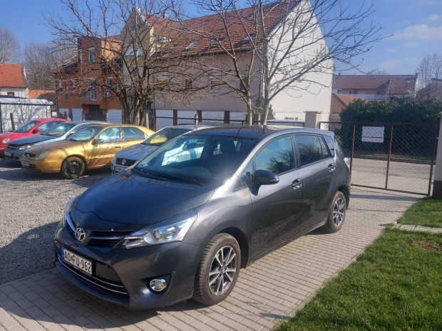 Toyota Verso 1.6 D-4D Active [7 szem�ly] Rozsda...
